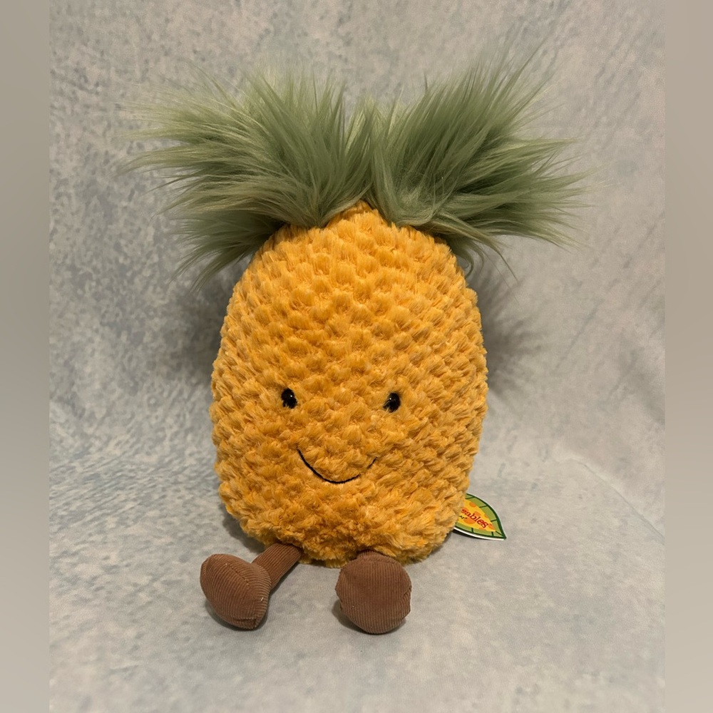 Jellycat Pineapple Plush - Mustard and Olive
AMUSABLE PINEAPPLE 🍍